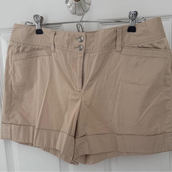 White House Black Market Tan/Beige Size 10 Shorts - Picture 1 of 9